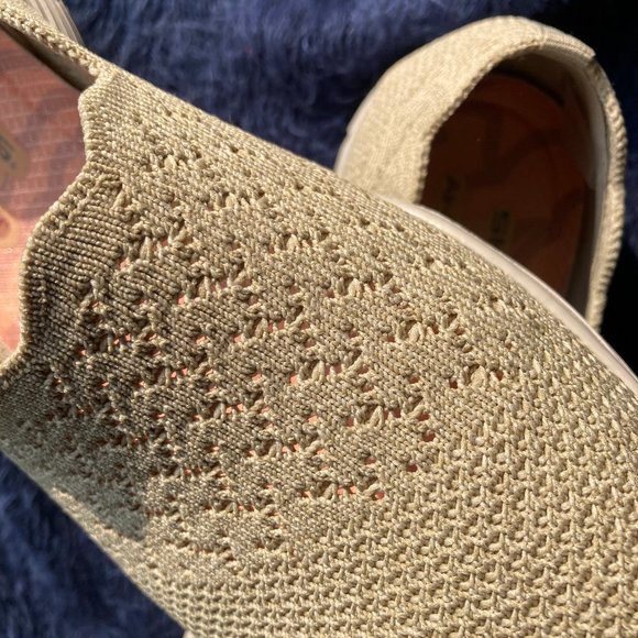 NWOT SKECHERS classic fit Natural size 10 - Picture 5 of 5